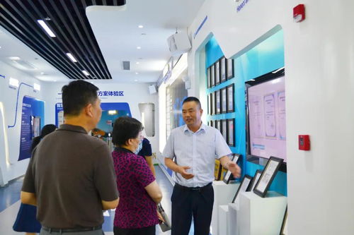 热烈欢迎安徽省科技厅厅长罗平一行莅临银通物联考察指导